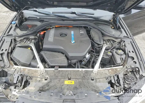 2018 BMW 530Xe z USA, uszkodzony, nr VIN WBAJB1C52JB084840